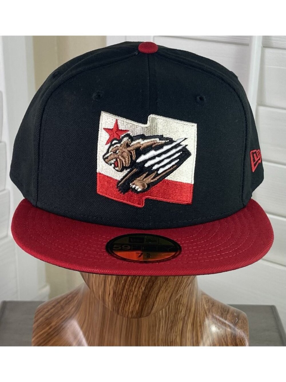 New Era MiLB Fresno Grizzlies ‘Grizzly Bear Roar’ 59Fifty Black Fitted Hat 7 5/8